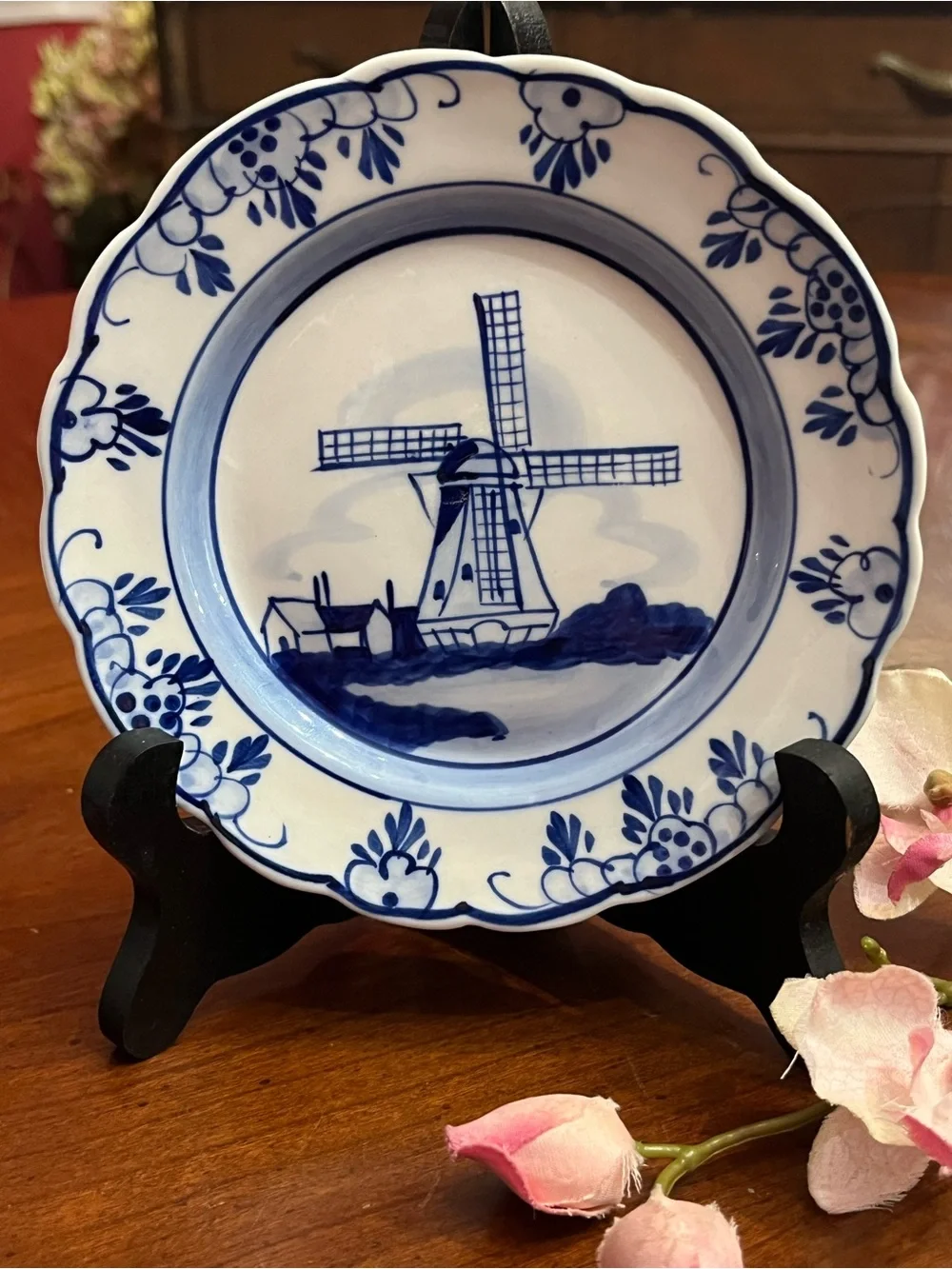 2 VTG Delft Blue Hand Painted Wall Plates Scalloped 5.5